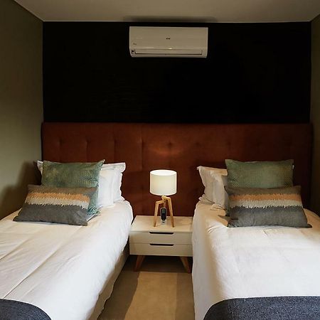 Mhondoro Safari Lodge & Villa ヴェルハヴォンデン・ゲーム・リザーブ エクステリア 写真