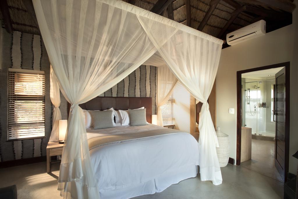 Mhondoro Safari Lodge & Villa ヴェルハヴォンデン・ゲーム・リザーブ エクステリア 写真