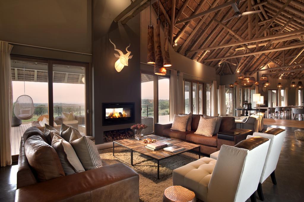 Mhondoro Safari Lodge & Villa ヴェルハヴォンデン・ゲーム・リザーブ エクステリア 写真