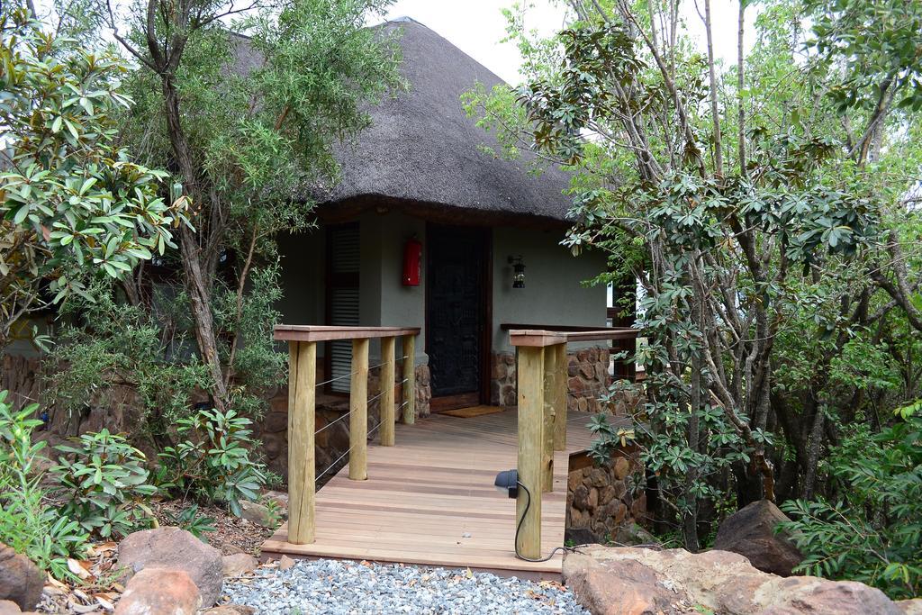 Mhondoro Safari Lodge & Villa ヴェルハヴォンデン・ゲーム・リザーブ エクステリア 写真